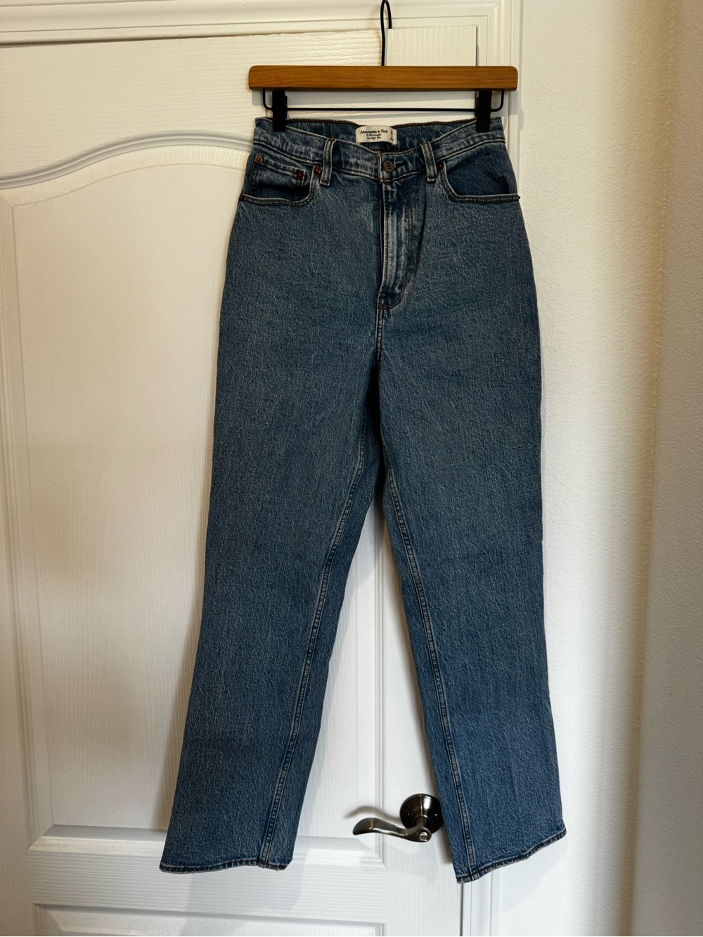 Abercrombie & Fitch Women's Straight-Leg Mid Blue Jeans